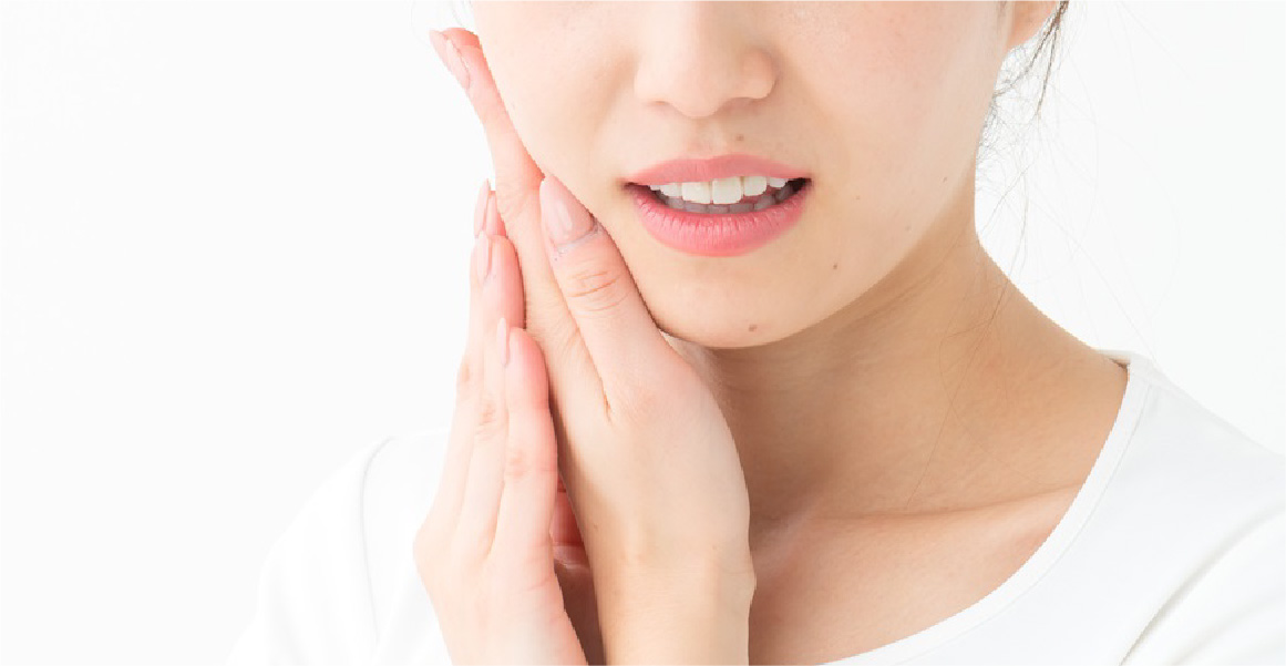 上顎にインプラント体を埋め込む時、上顎洞（じょうがくどう）を穿孔（せんこう）する場合があります